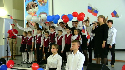 Средняя общеобразовательная школа №3 г. Невельска носит имя Героя Советского Союза Михаила Петровича Девятаева.