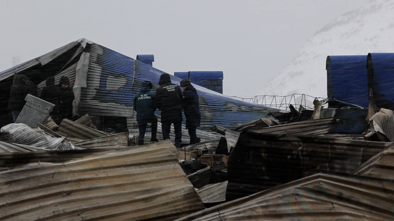 Жителям пострадавших во время пожара квартир в Невельске окажут материальную помощь.