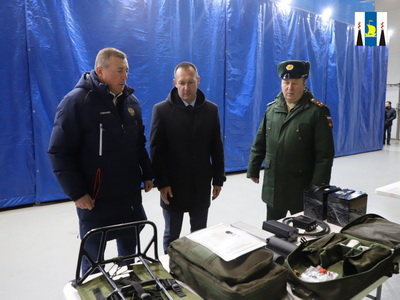 Первая в новом году партия спецтехники отправилась с Сахалина на Донбасс. Первая в новом году партия спецтехники отправилась с Сахалина на Донбасс.