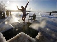 Правила поведения на воде во время купания на Крещение. Правила поведения на воде во время купания на Крещение.